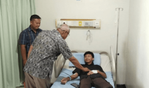 Foto : Siswa Sekolah Menengah Pertama (SMP) Kecamatan Gembong masih dirawat intensif di RSUD Soewondo Pati. (Sumber. Mitrapost.com/ Ilham)