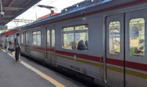 Ada Asap yang Muncul dari HP, Penumpang KRL Berhamburan di Stasiun Rawa Buntu