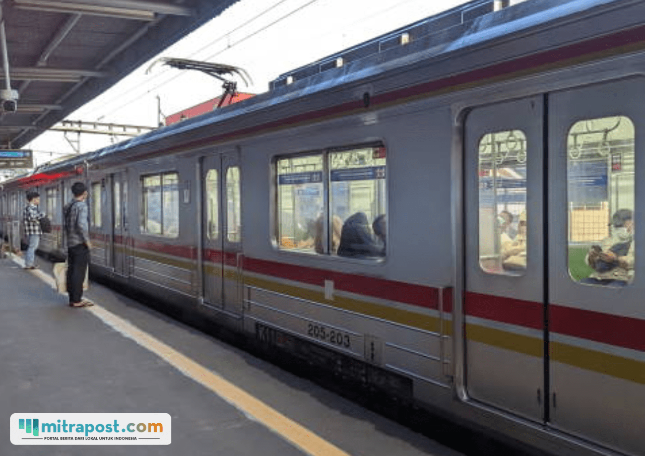 Ada Asap yang Muncul dari HP, Penumpang KRL Berhamburan di Stasiun Rawa Buntu