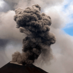 Ilustrasi BMKG Jelaskan Wilayah Sebaran Abu Vulkanik Imbas Erupsi Gunung Anak Krakatau