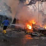 pasar-kayen-terbakar Foto : Proses pemadam api di kios pasar Kayen, Pati. (Dok. Damkar Linmas Satpol PP Kabupaten Pati)