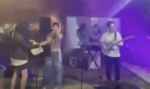 Vokalis Band Alami Pelecehan Seksual Saat Manggung untuk Galang Dana Korban Karhutla/tangkap layar Vokalis Band Alami Pelecehan Seksual Saat Manggung untuk Galang Dana Korban Karhutla/tangkap layar