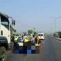 Foto : Polisi melakukan evakuasi korban di Jalan Lingkar Selatan Pati Desa Ngawen, Kecamatan Margorejo Pati. (Dok. Satlantas Polresta Pati)