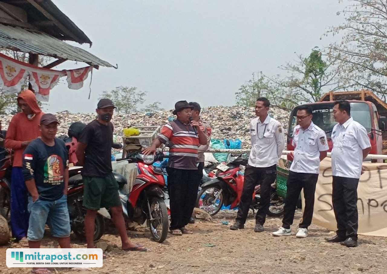 Foto : TPS Sampok Kecamatan Gunungwungkal Pati diprotes warga. (Dok. Warga Desa Sampok)