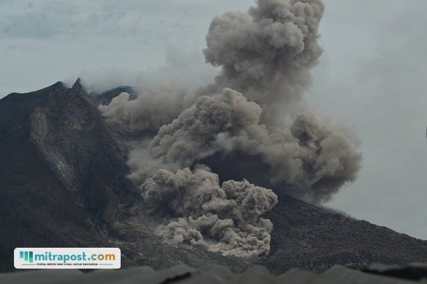 Ilustrasi erupsi Gunung Sinabung/istock