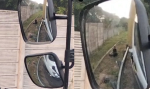 Saat Istirahat di Depan Gerbang Tol, Sopir Truk Asal Pati Kaget Bannya Digasak Maling