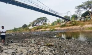 Foto : Sungai Silugonggo di Pati. (Sumber. Mitrapost.com/ Ilham)