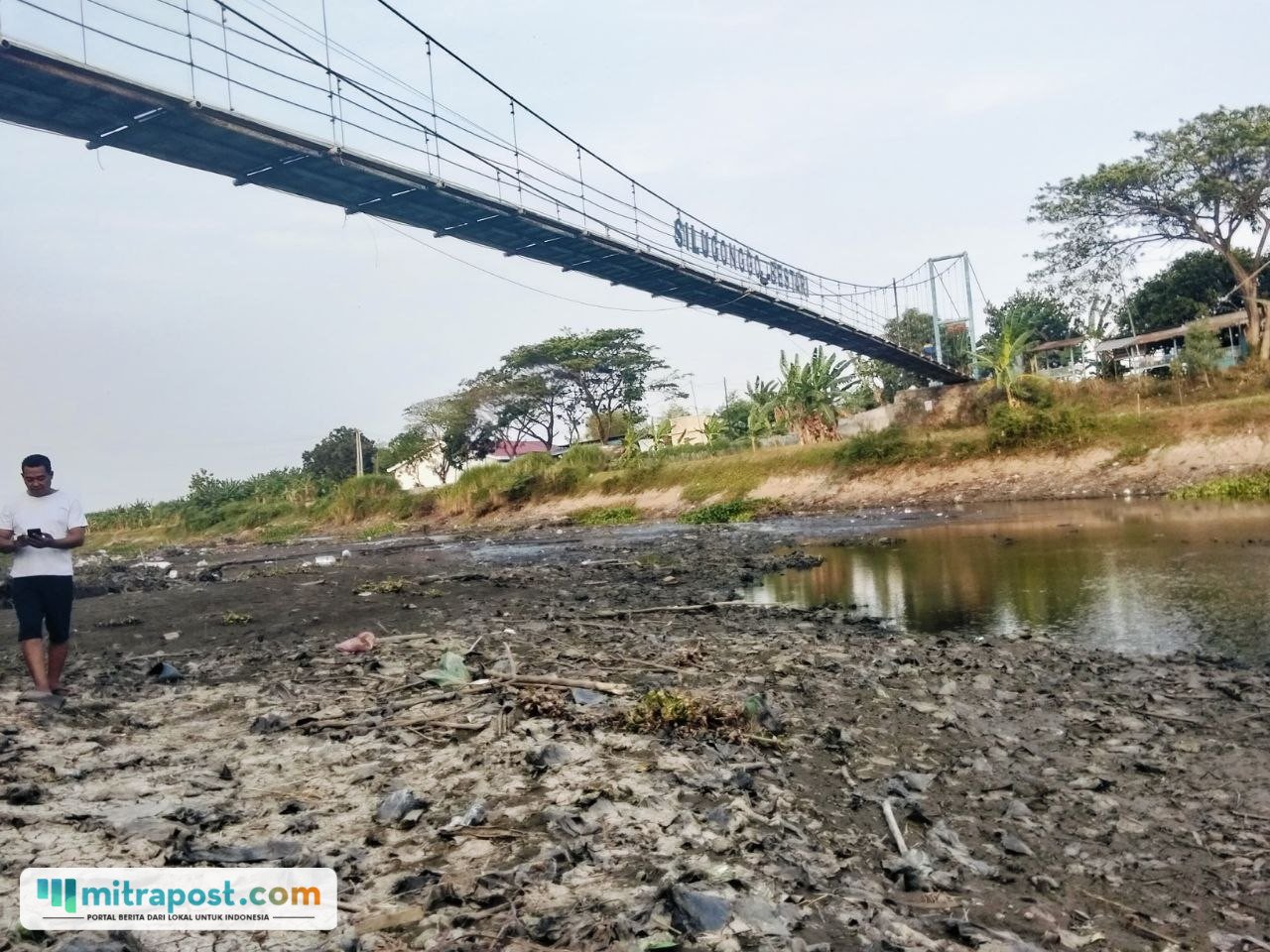 Foto : Sungai Silugonggo di Pati. (Sumber. Mitrapost.com/ Ilham)