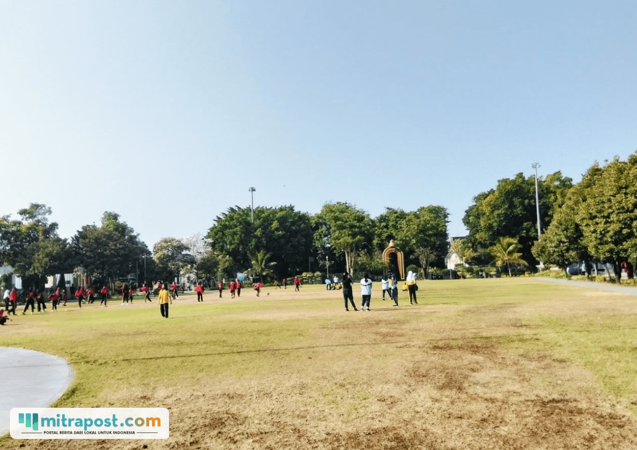Rumput dan Tanaman di Alun-alun Kering Usai Perayaan Hari Jadi Pati, Ini Tanggapan DLH