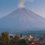 Karhutla di Gunung Semeru Sulit Padam, Hanya Lewat Jalur Udara
