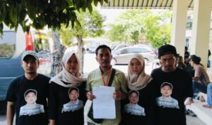 Foto : Keluarga korban kasus Tongtek di Talun Kayen datangi Polresta Pati. (Sumber. Mitrapost.com/ Ilham) Foto : Keluarga korban kasus Tongtek di Talun Kayen datangi Polresta Pati. (Sumber. Mitrapost.com/ Ilham)