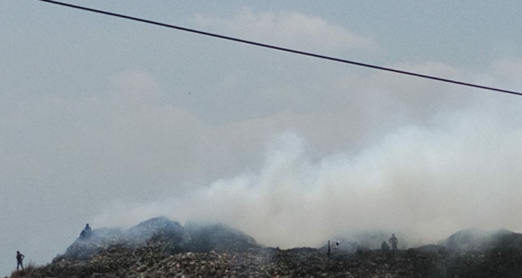 tps-plosojenar-1 Foto : TPS Plosojenar Kecamatan Jakenan Pati terbakar. (Sumber. Mitrapost.com/ Ilham)
