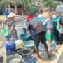Foto : Warga desa di Kabupaten Pati terdampak kekeringan. (Dok. Humas Polresta Pati)