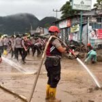 Banjir Bandang dan Tanah Longsor Solok: 2 Warga Hilang, Pemkab Tetapkan Darurat Bencana/humas polri