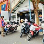 Foto : Parkir Tepi jalan umum di area Alun-alun Simpang Lima Pati. (Sumber. Mitrapost.com/ Ilham)