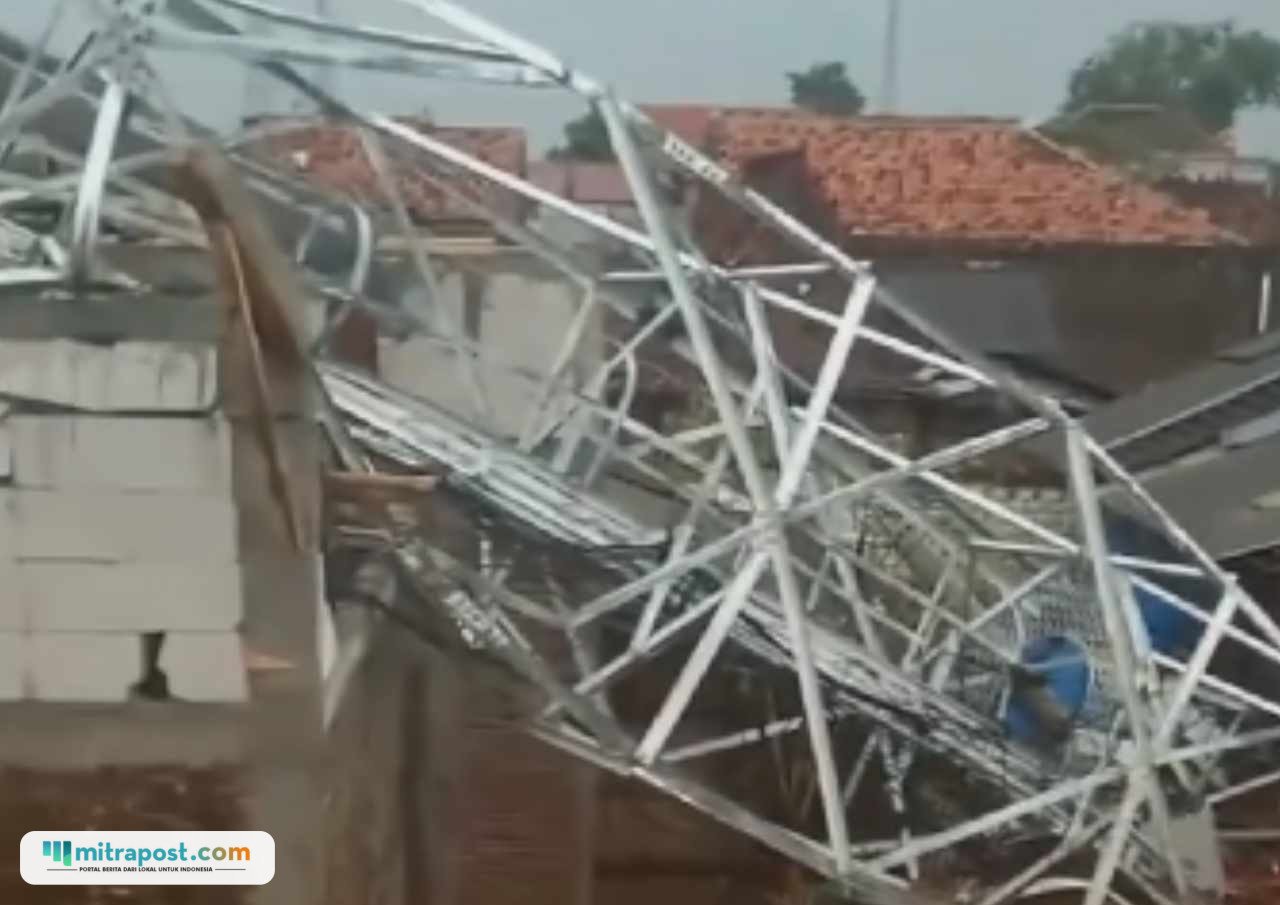Tower di Demak Roboh /tangkap layar Tower di Demak Roboh /tangkap layar