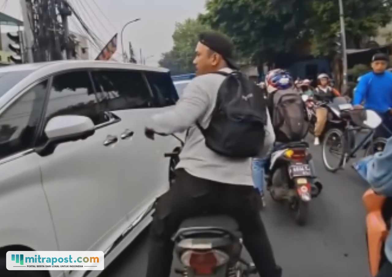 Viral Pemotor Terobos Iring-iringan Pejabat Demi Ambulans yang Bawa Ayahnya Bisa Lewat/tangkap layar