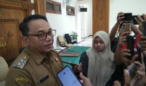 Foto : Ketua Satgas MBG sekaligus Plt Bupati Pati Risma Ardhi Chandra ditemui di DPRD Kabupaten Pati. (Sumber. Mitrapost.com/ Ilham)
