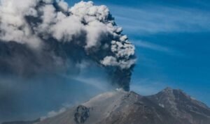 Ilustrasi letusan gunung/unsplash
