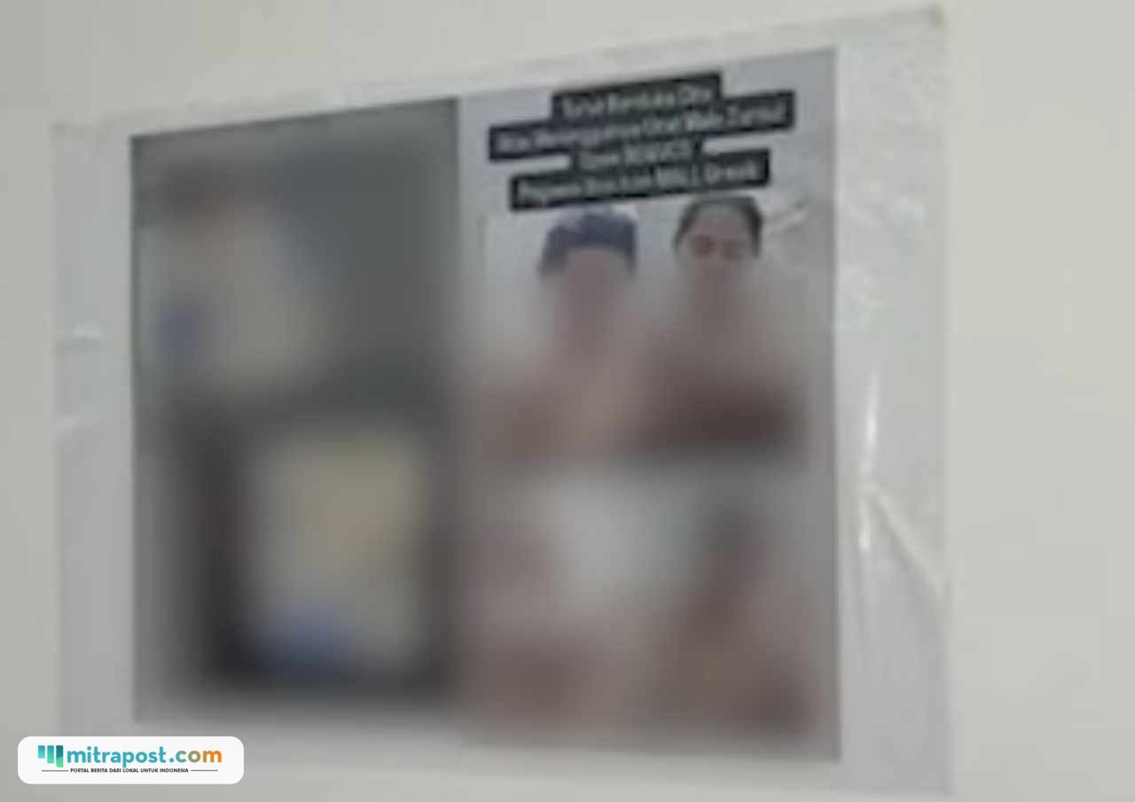 Viral Poster Memuat Gambar Wanita Bugil di Mal Gresik/tangkap layar Viral Poster Memuat Gambar Wanita Bugil di Mal Gresik/tangkap layar