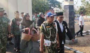 Foto : Plt Bupati Pati Risma Ardhi Chandra ditemui di upacara hari santri. (Sumber. Mitrapost.com/ Ilham)