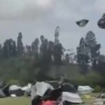 Viral Puluhan Tenda Terbang Terbawa Angin di Gunung Sumbing /tangkap layar
