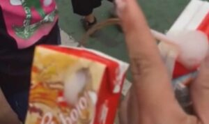 Viral Mahasiswa Aksi Dapat Teh Botol Sosro Seperti Campur Sabun/tangkap layar Viral Mahasiswa Aksi Dapat Teh Botol Sosro Seperti Campur Sabun/tangkap layar