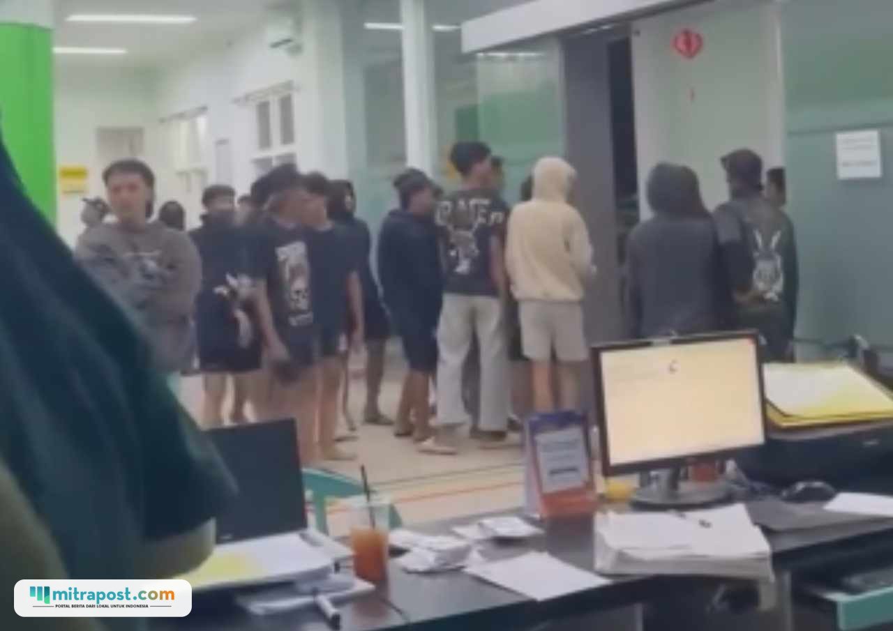 Viral Pelaku Tawuran Berhamburan Masuk ke Klinik di Rembang/tangkap layar