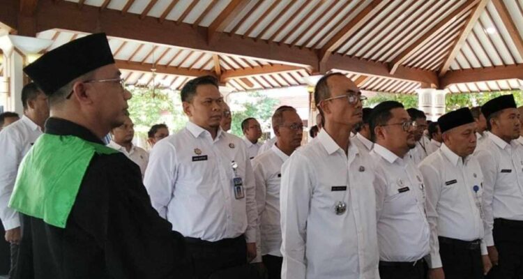 Foto : Pelantikan 79 pejabat administrator dan pengawas di lingkungan Kabupaten Pati. (Sumber. Mitrapost.com/ Ilham)