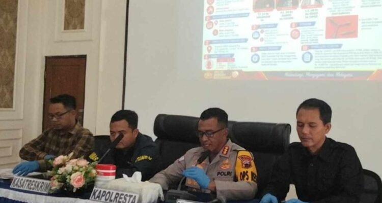 Foto : Konferensi Pers di Polresta Pati. (Sumber. Mitrapost.com/ Ilham)