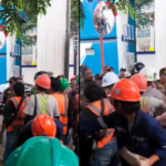 Petugas Satpol PP Dikeroyok Pekerja Proyek di Jakarta Buntut Penertiban Parkir Liar