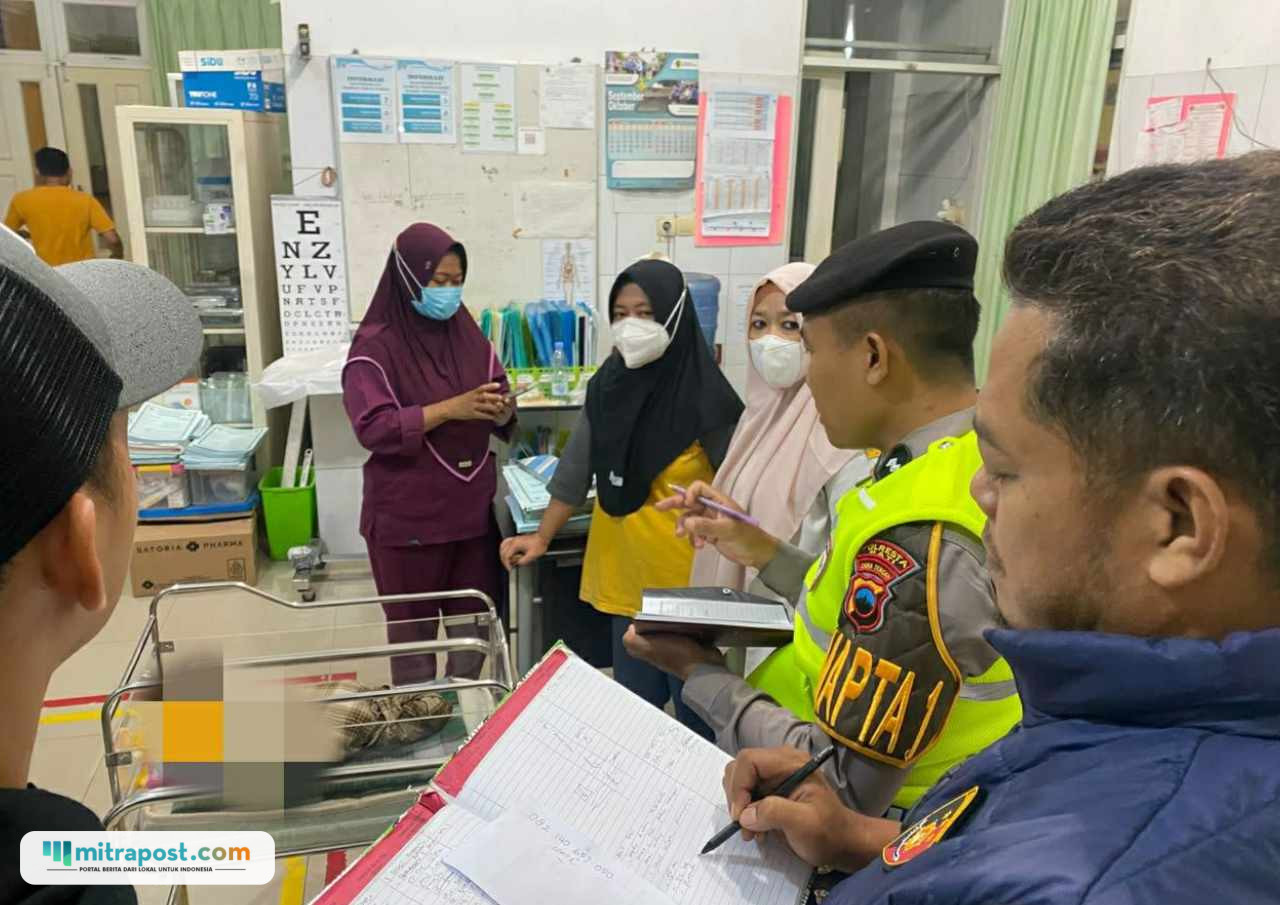 Foto : Bayi Perempuan dibawa ke Puskesmas II Kecamatan Wedarijaksa. (Dok. Polsek Wedarijaksa) Foto : Bayi Perempuan dibawa ke Puskesmas II Kecamatan Wedarijaksa. (Dok. Polsek Wedarijaksa)
