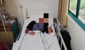 Foto : Korban berinisial D terbaring di tempat tidur Rumah Sakit Keluarga Sehat Hospital (KSH) Pati. (Sumber. Mitrapost.com/ Ilham)