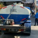 Foto : Droping air bersih dari PDAM Pati ke Pelanggan di Kecamatan Juwana, belum lama ini. (Dok. PDAM Tirta Bening Pati)
