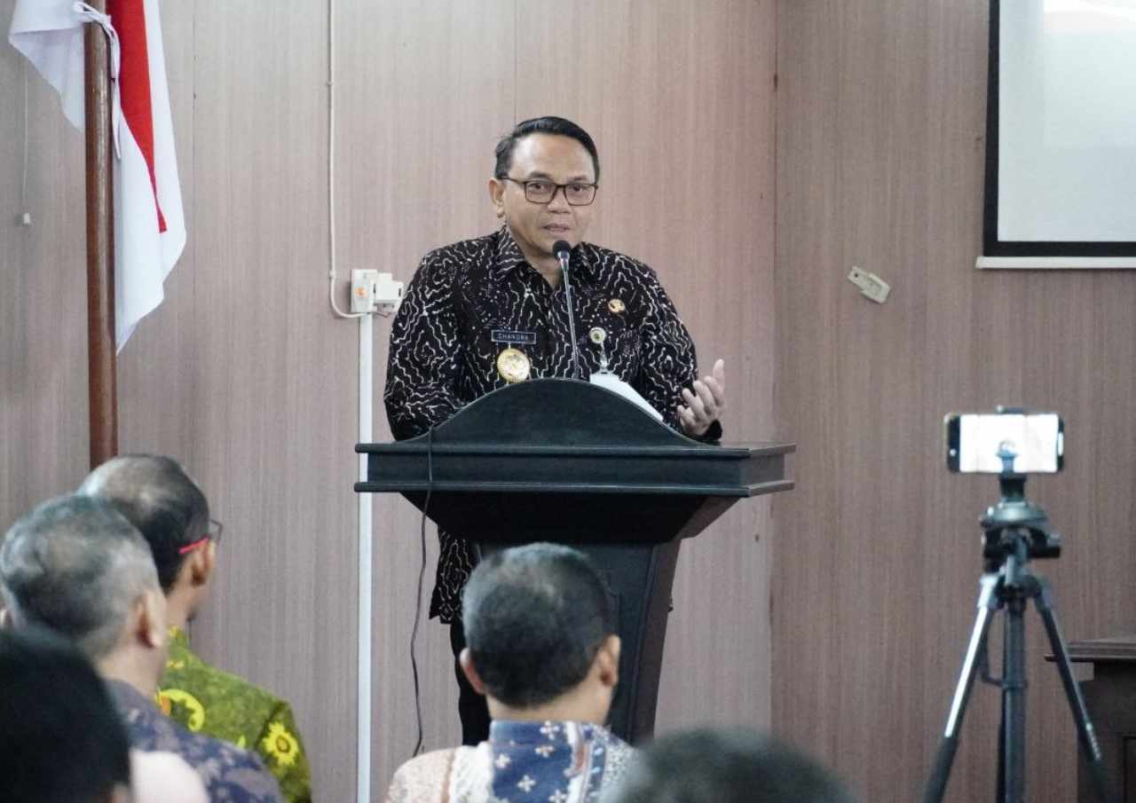 Foto : Plt Bupati Pati, Risma Ardhi Chandra saat kegiatan asistensi KPK di ruang Penjawi Setda Kabupaten Pati. (Dok. Humas Pemkab Pati)